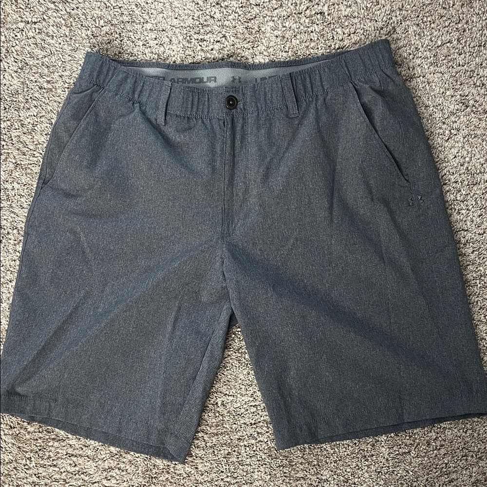 Under Armour Men's golf shorts 38 loose coupe